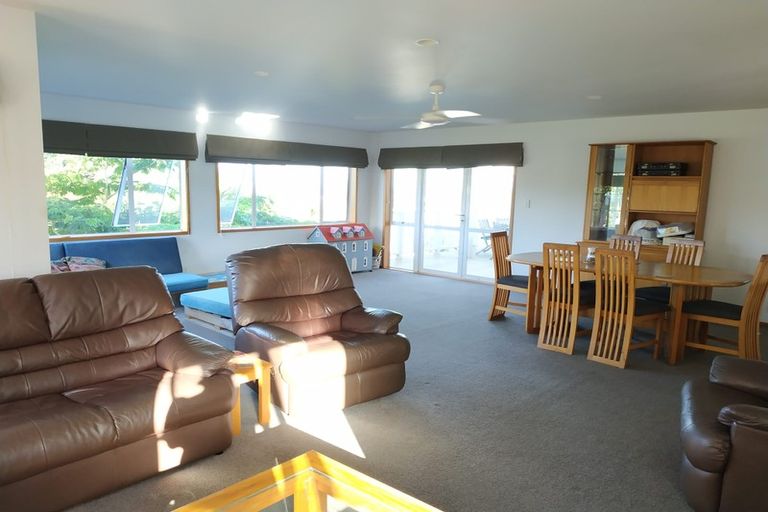 Photo of property in 12 Robin Lane, Browns Bay, Auckland, 0630