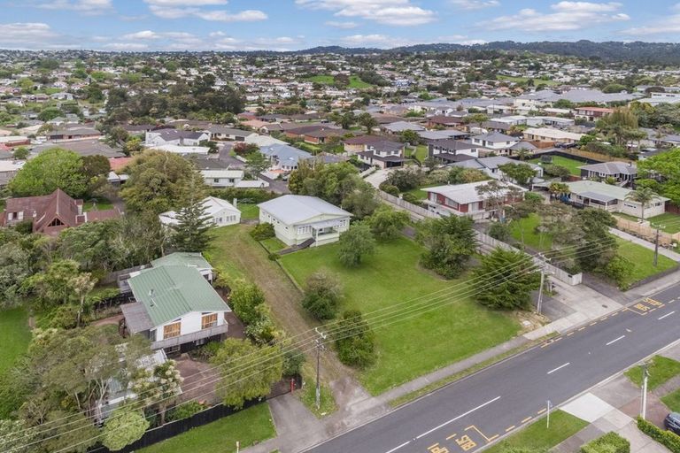 Photo of property in 305-311 Glengarry Road, Glen Eden, Auckland, 0602