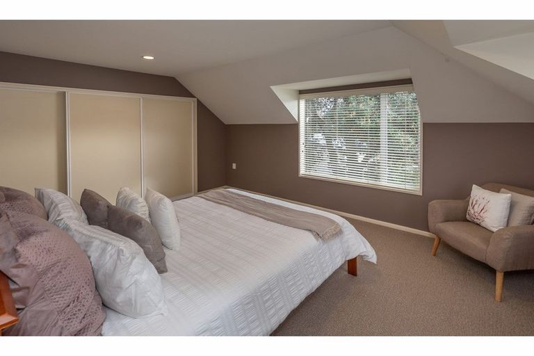 Photo of property in 20 Cashmere Road, Cashmere, Christchurch, 8022