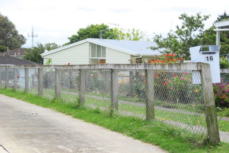 Photo of property in 16 Forbury Place, Mangere, Auckland, 2022