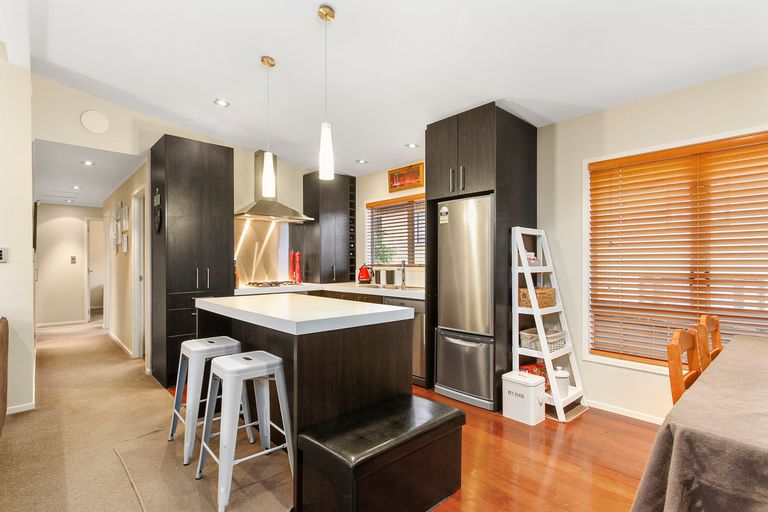Photo of property in 336b West Coast Road, Glen Eden, Auckland, 0602