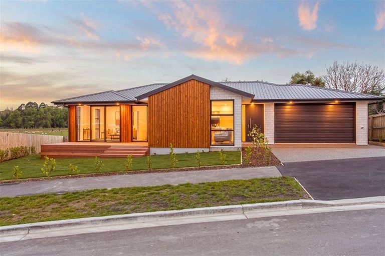 Photo of property in 4 Barnfields Close, Halswell, Christchurch, 8025