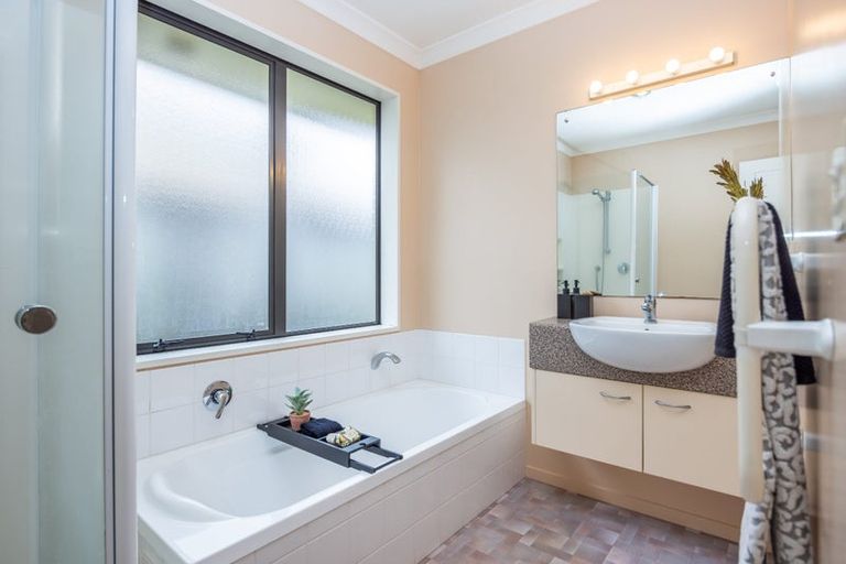 Photo of property in 33 Tuirangi Street, Flagstaff, Hamilton, 3210