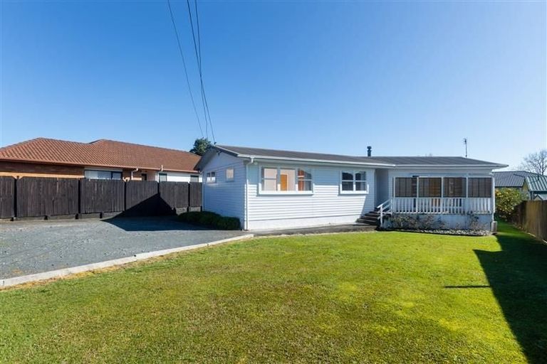 Photo of property in 56 Orams Road, Hillpark, Auckland, 2102