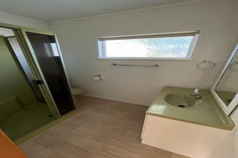 Photo of property in 9 Ellesmere Crescent, Pakuranga Heights, Auckland, 2010