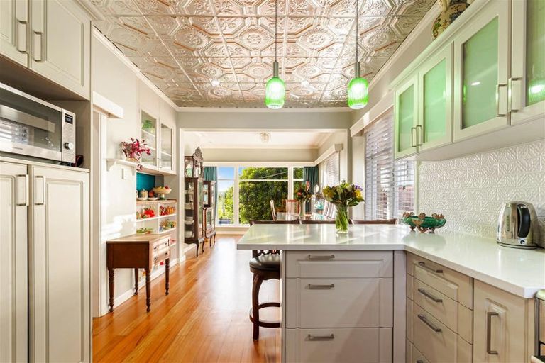 Photo of property in 7 Waterfront Road, Mangere Bridge, Auckland, 2022