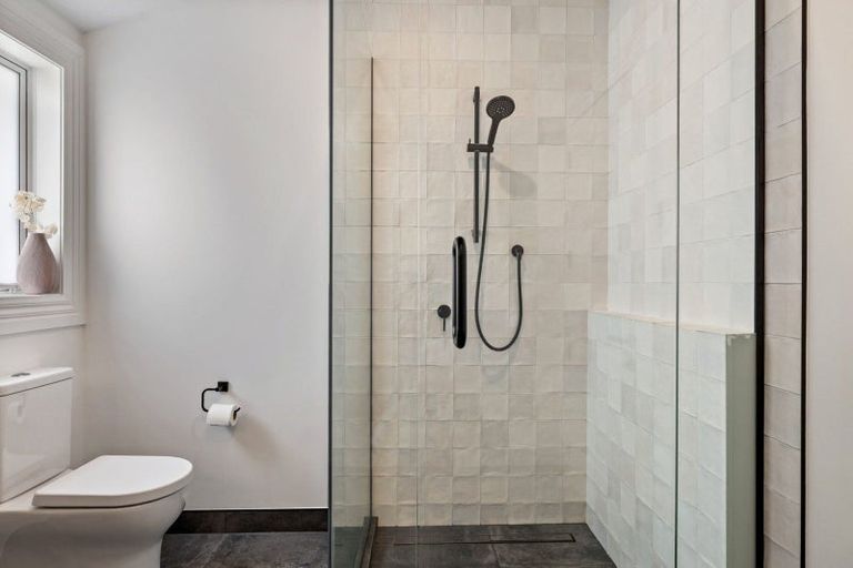 Photo of property in 11 Miro Street, Takaro, Palmerston North, 4410