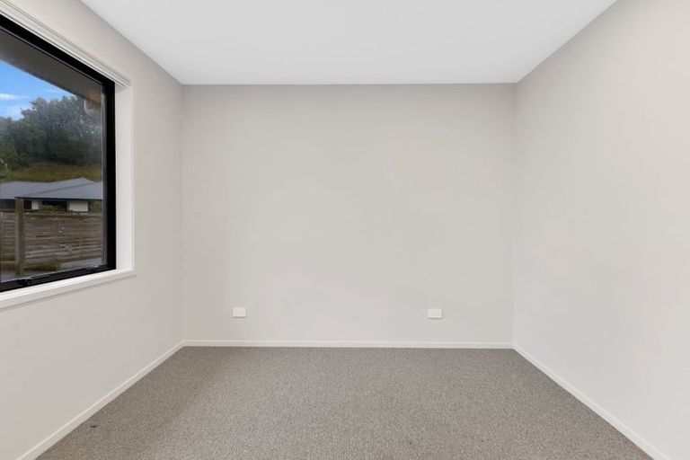 Photo of property in 8a Frederick Place, Whalers Gate, New Plymouth, 4310
