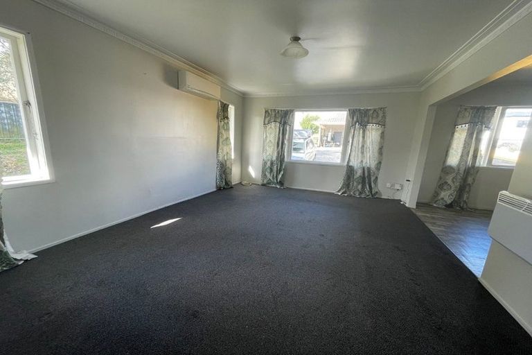 Photo of property in 10 Christmas Road, Manurewa, Auckland, 2102