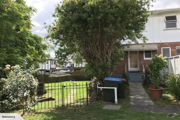 Photo of property in 7/5 Aratonga Avenue, Greenlane, Auckland, 1051