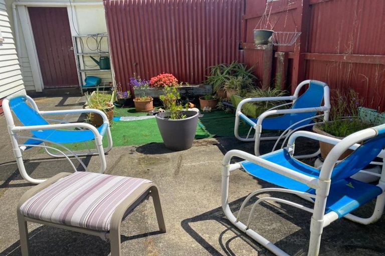 Photo of property in 12 Albany Street, Patea, 4520
