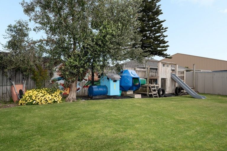 Photo of property in 2/15 Greerton Road, Gate Pa, Tauranga, 3112