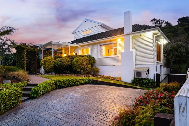 Photo of property in 351 Main Road, Tawa, Wellington, 5028