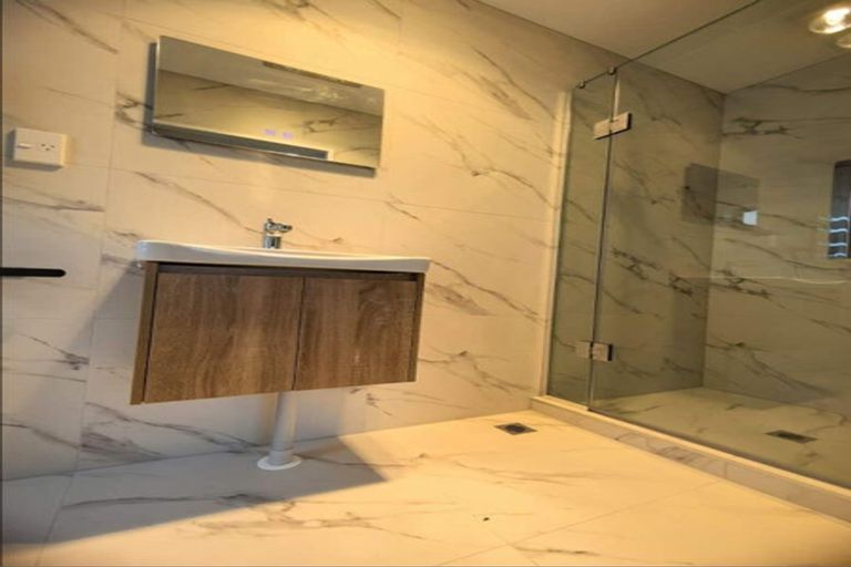 Photo of property in 14a Elcoat Avenue, Te Atatu South, Auckland, 0610