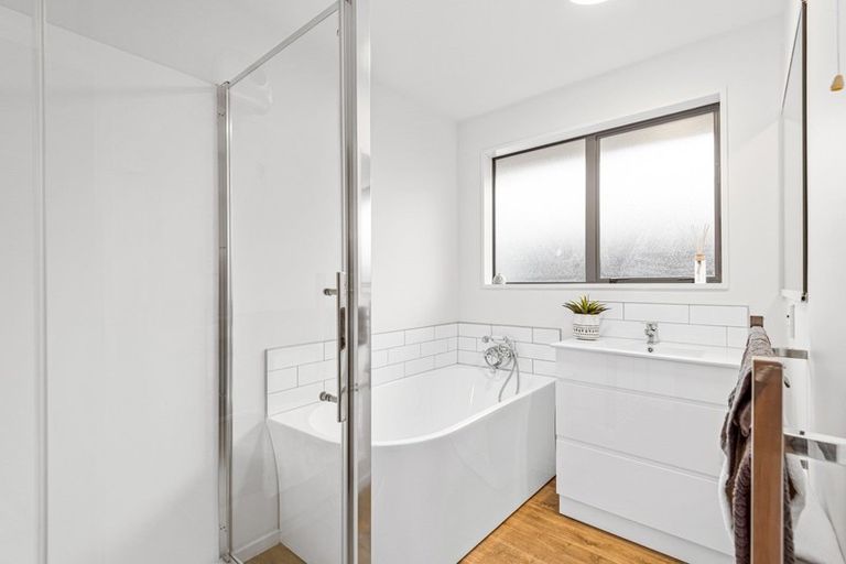 Photo of property in 1/14 Innisfree Place, Northwood, Christchurch, 8051