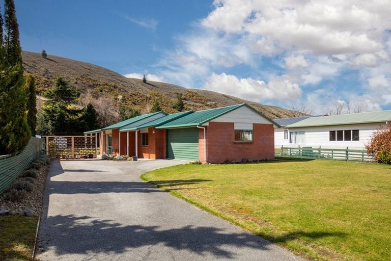 Photo of property in 90 Shields Street, Clyde, 9330