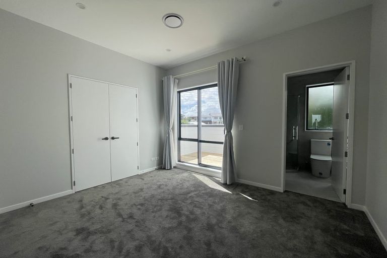 Photo of property in 355a Beach Road, Campbells Bay, Auckland, 0630