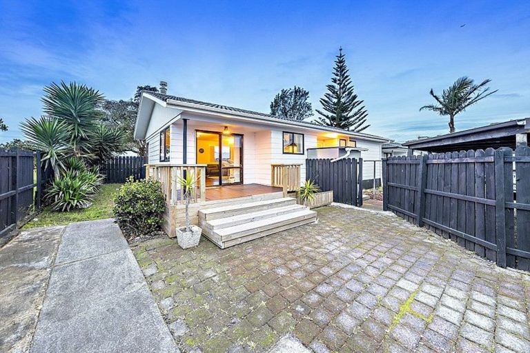 Photo of property in 4a Palmers Road, Clendon Park, Auckland, 2103