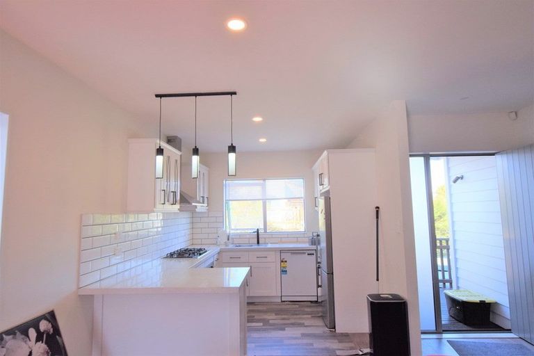 Photo of property in 15c Reynella Drive, Massey, Auckland, 0614