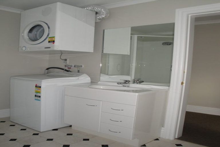 Photo of property in 4/112 Austin Street, Mount Victoria, Wellington, 6011