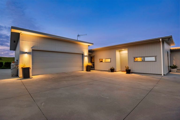 Photo of property in 33 Hakao Road, Minden, Tauranga, 3171
