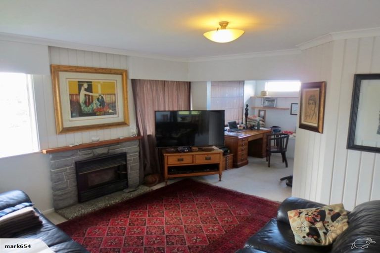 Photo of property in 39 Woodstock Road, Forrest Hill, Auckland, 0620