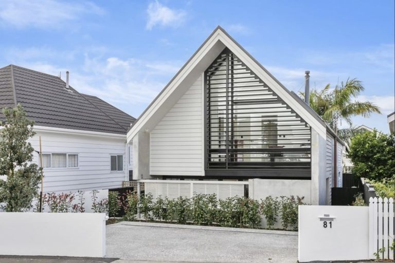 Photo of property in 81 Queen Street, Northcote Point, Auckland, 0627