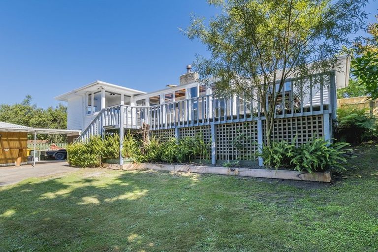 Photo of property in 3 Toroa Road, Otaihanga, Paraparaumu, 5036