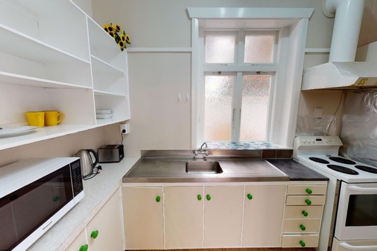 Photo of property in 77 Ruahine Street, Roslyn, Palmerston North, 4414