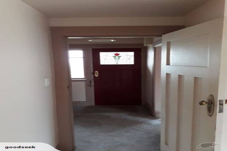 Photo of property in 103 Freyberg Street, Lyall Bay, Wellington, 6022