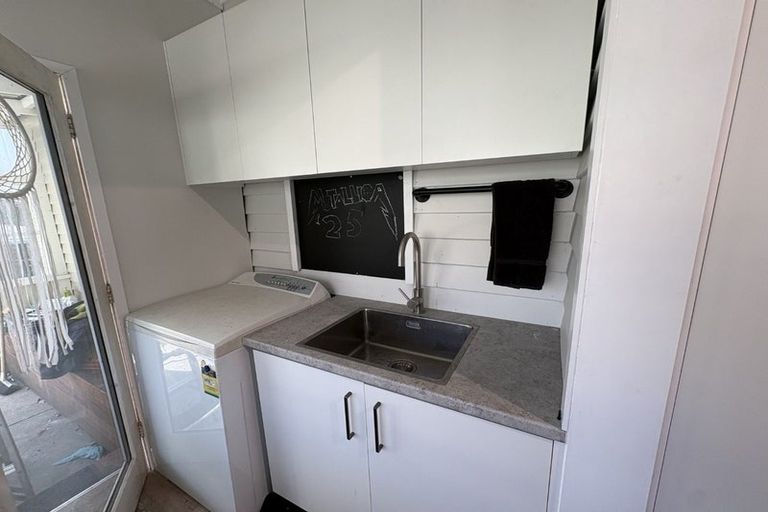 Photo of property in 18 Motueka Street, Nelson South, Nelson, 7010