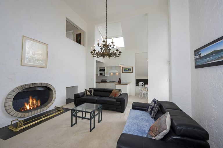 Photo of property in 2h Weranui Road, Waiwera, Orewa, 0994