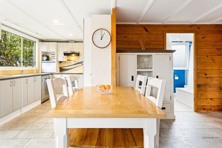 Photo of property in 9a Madigan Place, Glendene, Auckland, 0602