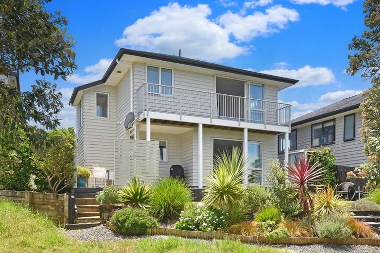 Photo of property in 37 Maylee Crescent, Gulf Harbour, Whangaparaoa, 0930
