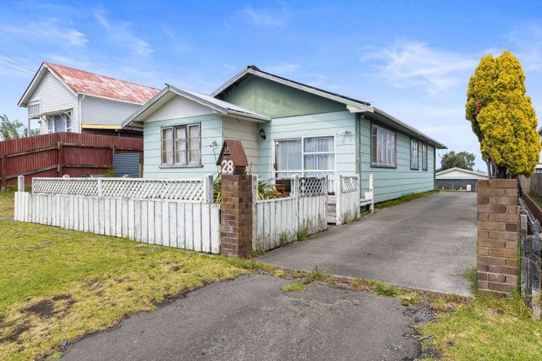 Photo of property in 28 Kowhai Street, Castlecliff, Whanganui, 4501