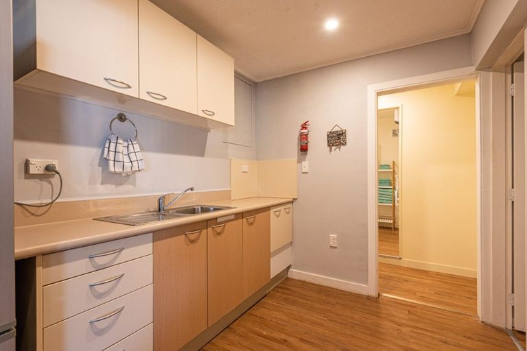 Photo of property in 2 Thomas Hook Street, Tawa, Wellington, 5028