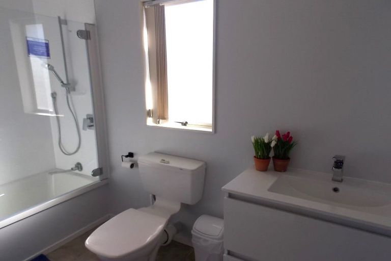 Photo of property in 107 Ashton Fitchett Drive, Brooklyn, Wellington, 6021