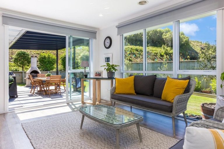 Photo of property in 35 Banks Boulevard, Whitby, Porirua, 5024