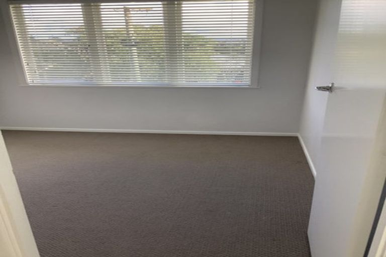 Photo of property in 1 Keats Place, Blockhouse Bay, Auckland, 0600