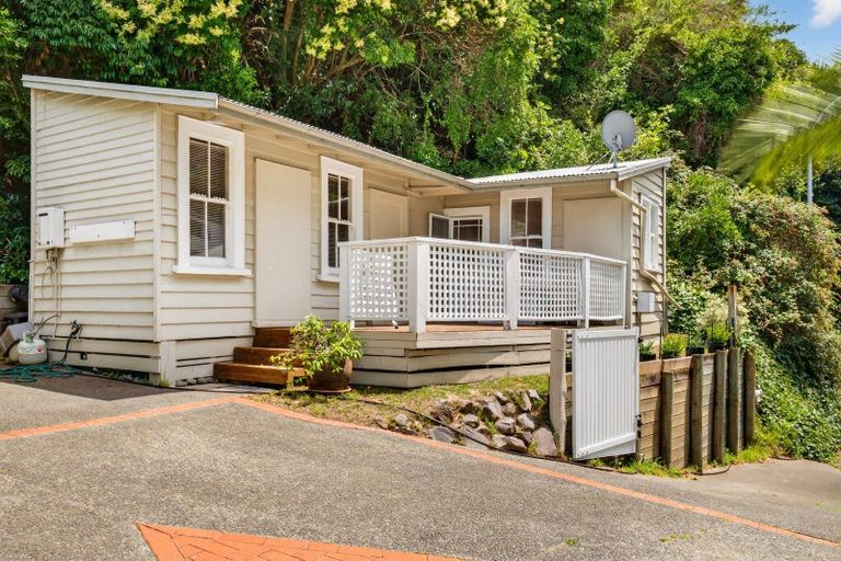 Photo of property in 10 Milton Road, Bluff Hill, Napier, 4110