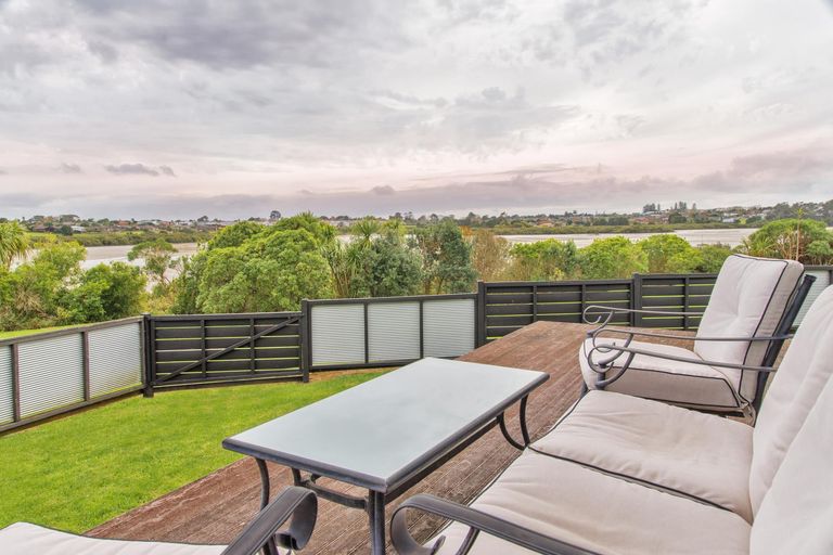 Photo of property in 49 Aberdeen Crescent, Wattle Downs, Auckland, 2103
