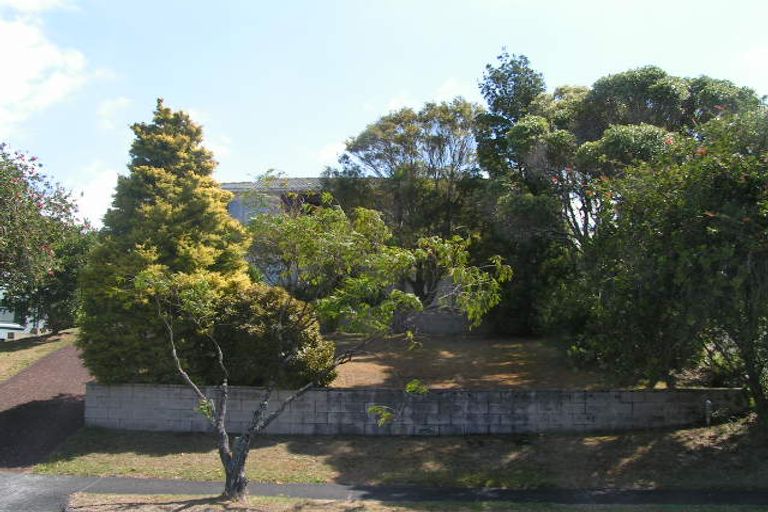 Photo of property in 20 Ravenwood Drive, Forrest Hill, Auckland, 0620