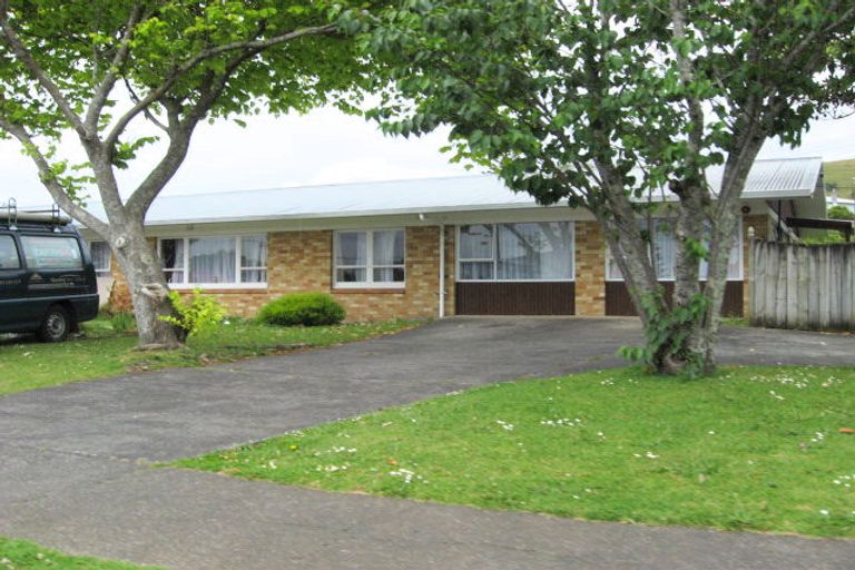Photo of property in 45 Wallace Road, Mangere Bridge, Auckland, 2022