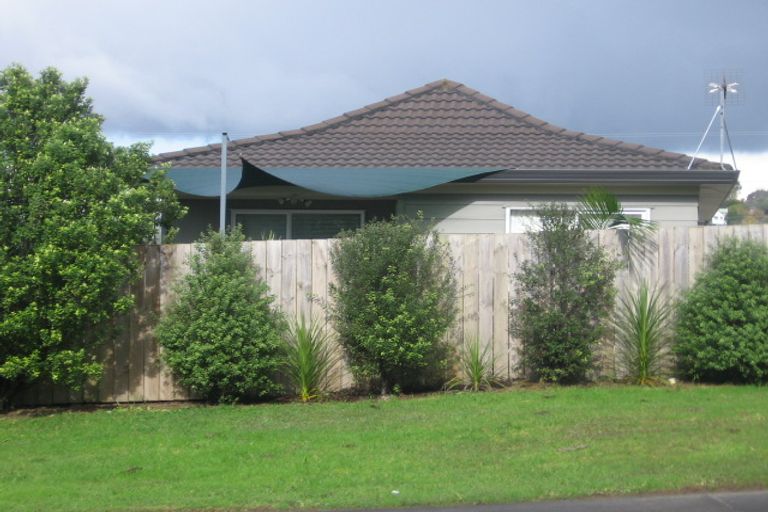 Photo of property in 57 Triangle Road, Massey, Auckland, 0614