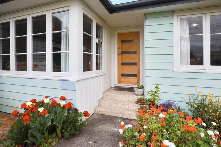 Photo of property in 62 Mount View Road, Melville, Hamilton, 3206