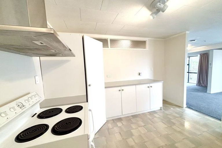 Photo of property in 47 Sturges Road, Henderson, Auckland, 0612