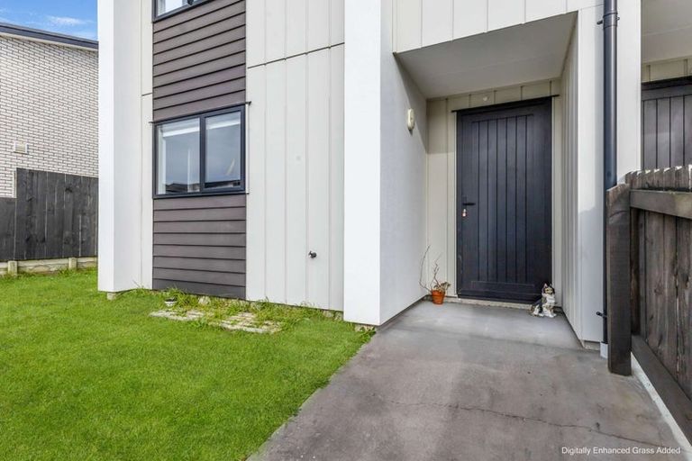 Photo of property in 27 Discovery Place, Marfell, New Plymouth, 4310
