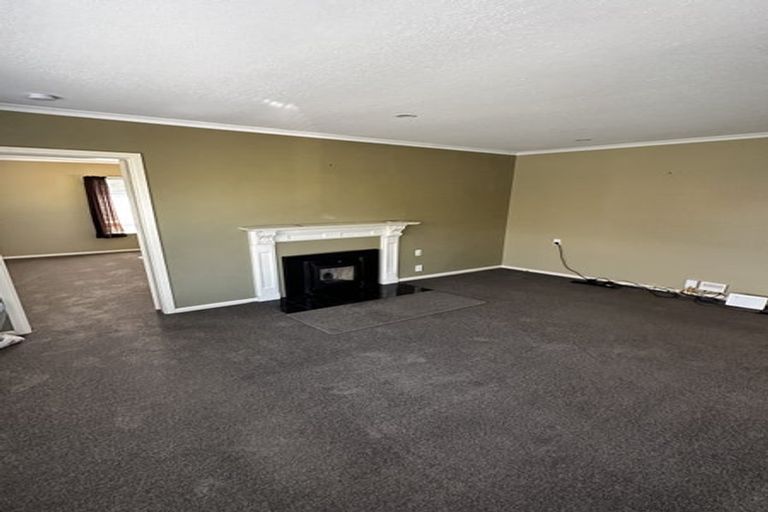 Photo of property in 11 Lyndhurst Crescent, Aranui, Christchurch, 8061