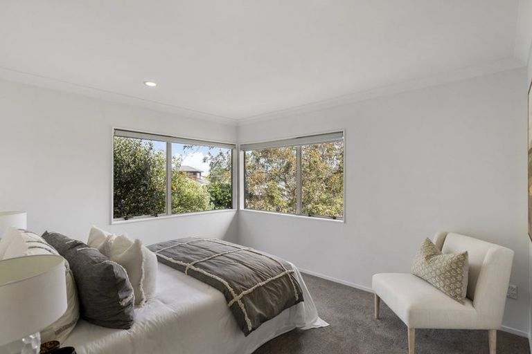 Photo of property in 24 Kenmure Avenue, Forrest Hill, Auckland, 0620