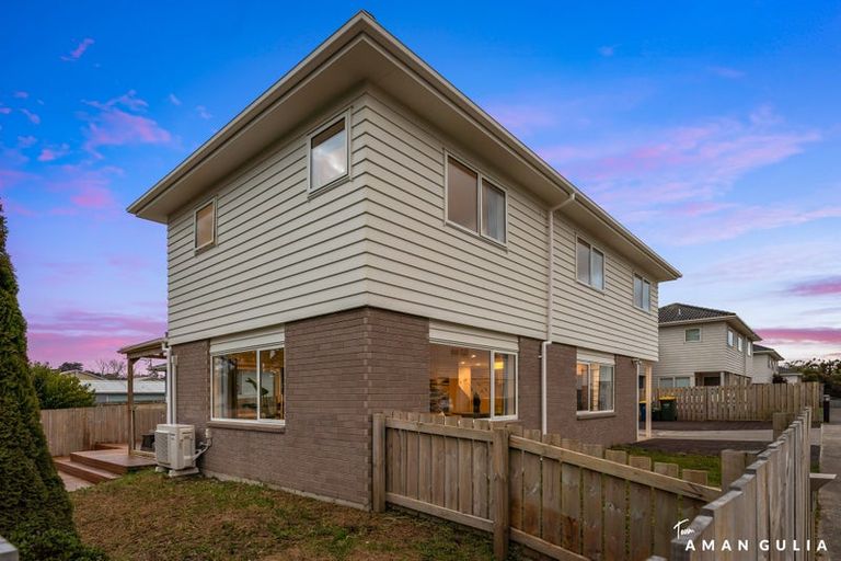 Photo of property in 19 Waitoro Lane, Henderson, Auckland, 0612